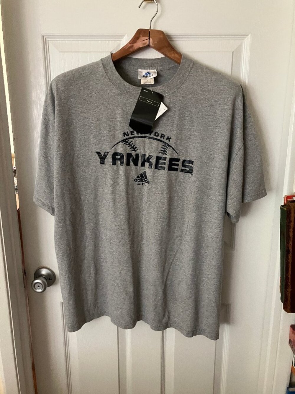 VTG GREY ADIDAS New York Yankees T-shirt Curved Baseball graphic across sz XL